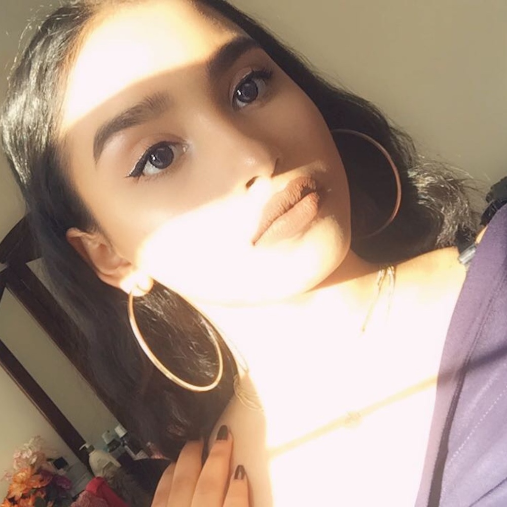 Meet your Posher, Taslima